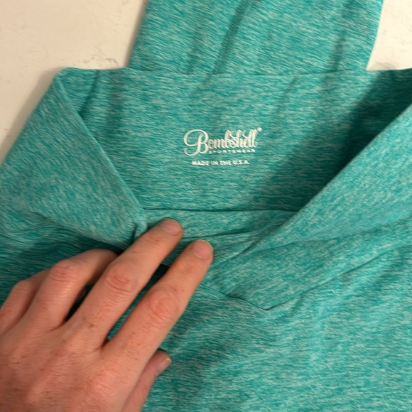 Turquoise Blue Tie Top & Scrunch Butt Leggings size small - Picture 2 of 9